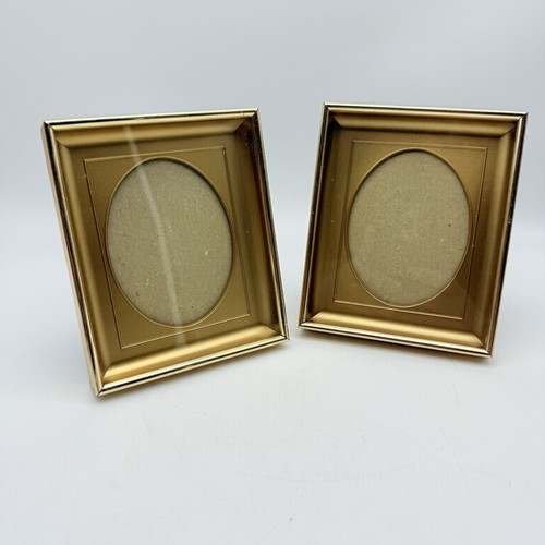 Vintage small gold - gold, oval